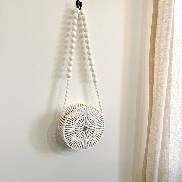 ROUND BEADED WHITE SUMMER PURSE - Picture 2 of 6